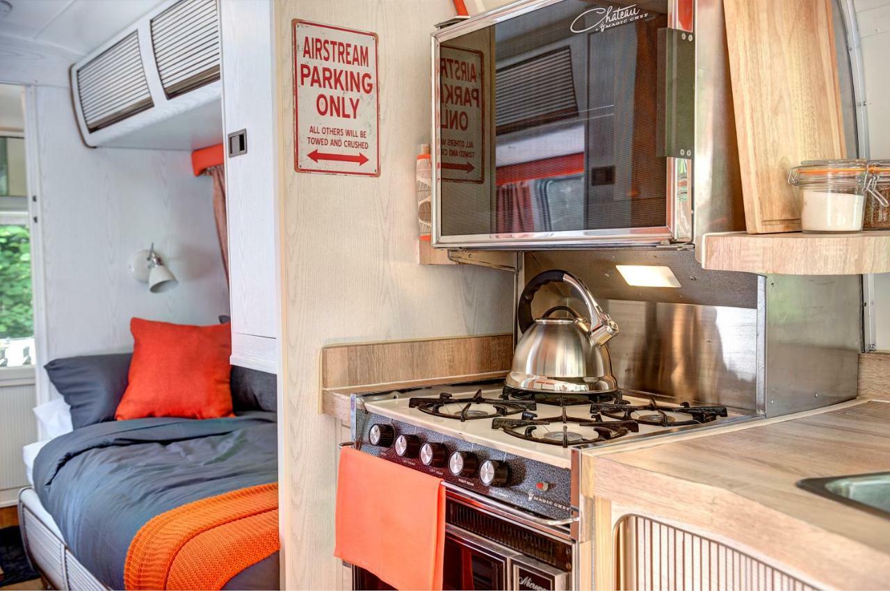 Glamping 1970 American Airstream Motorhome Ponsanooth Exterior foto