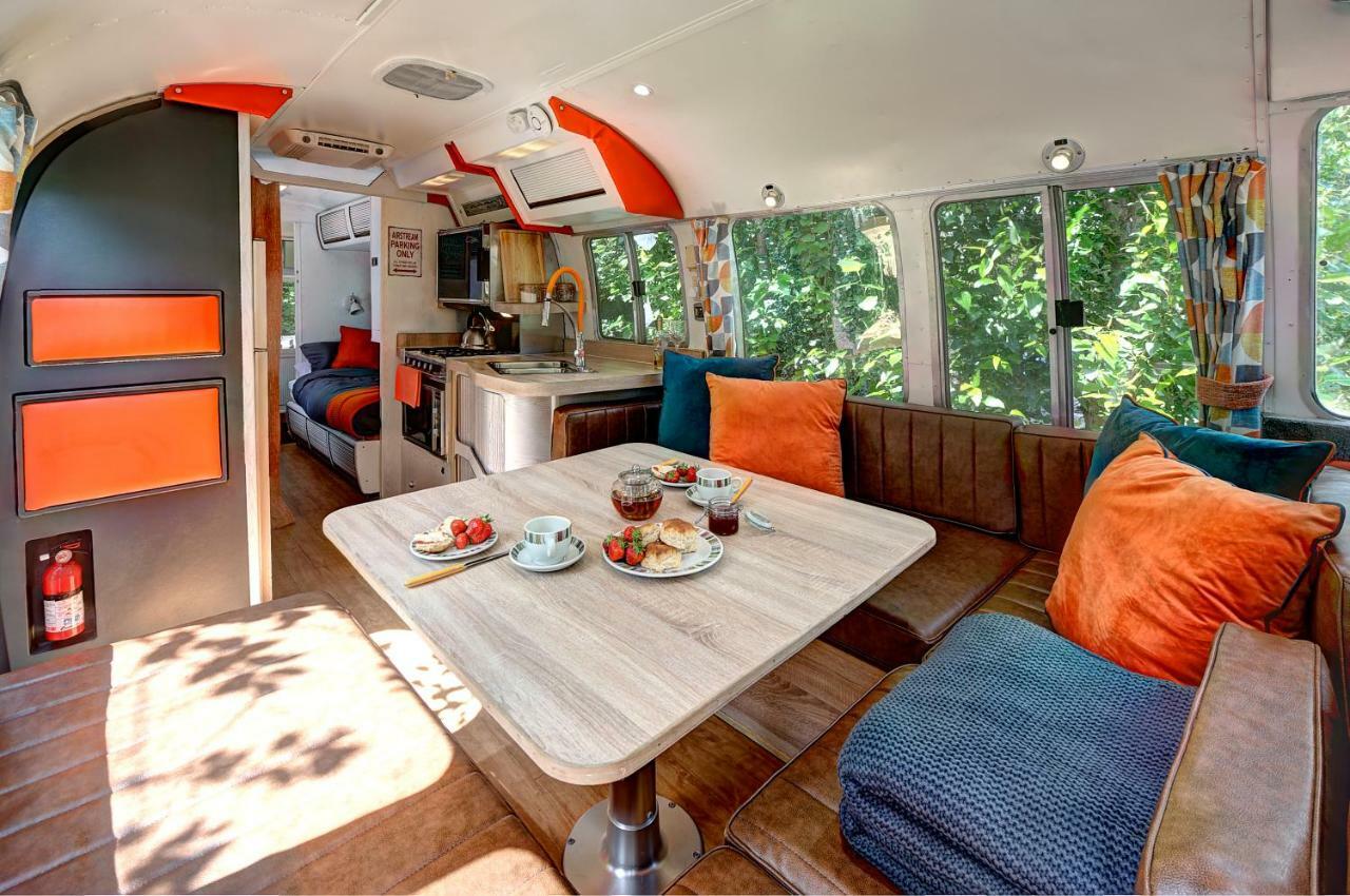 Glamping 1970 American Airstream Motorhome Ponsanooth Exterior foto