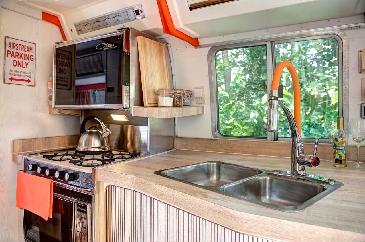 Glamping 1970 American Airstream Motorhome Ponsanooth Exterior foto
